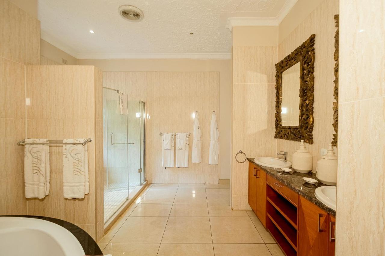 The Victoria Falls Deluxe Suites Esterno foto