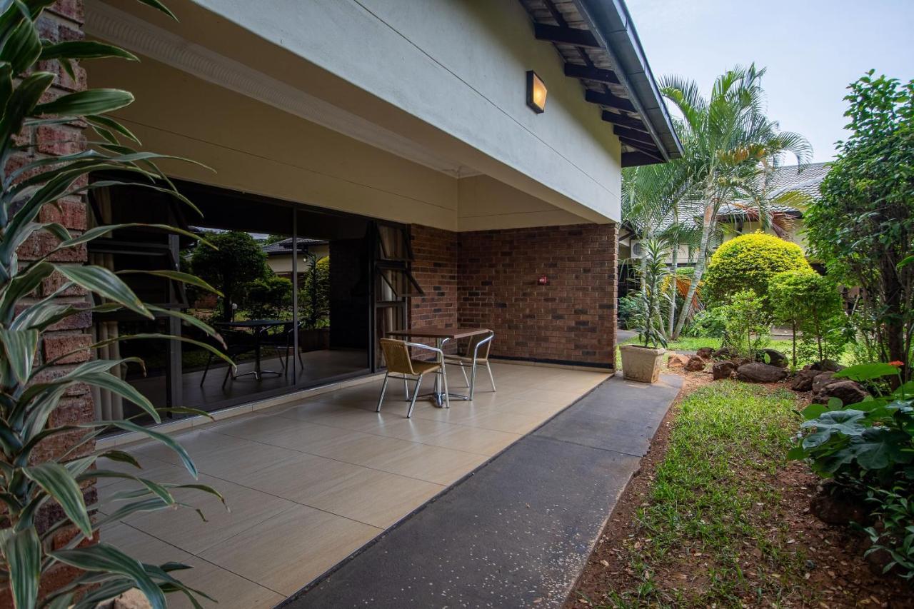The Victoria Falls Deluxe Suites Esterno foto