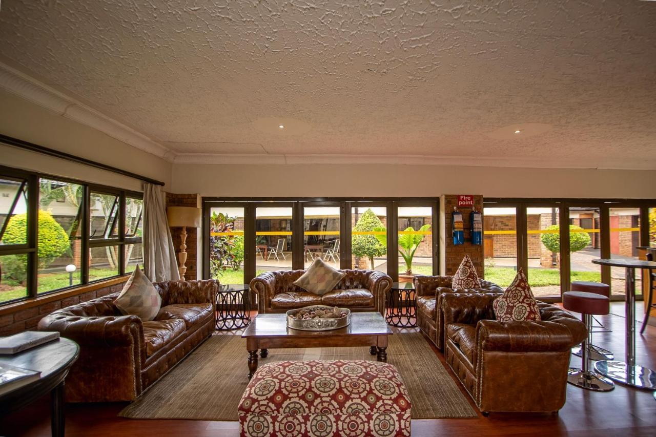 The Victoria Falls Deluxe Suites Esterno foto