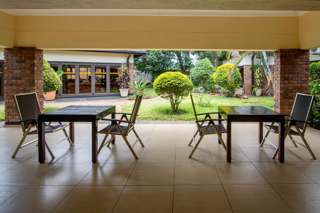 The Victoria Falls Deluxe Suites Esterno foto