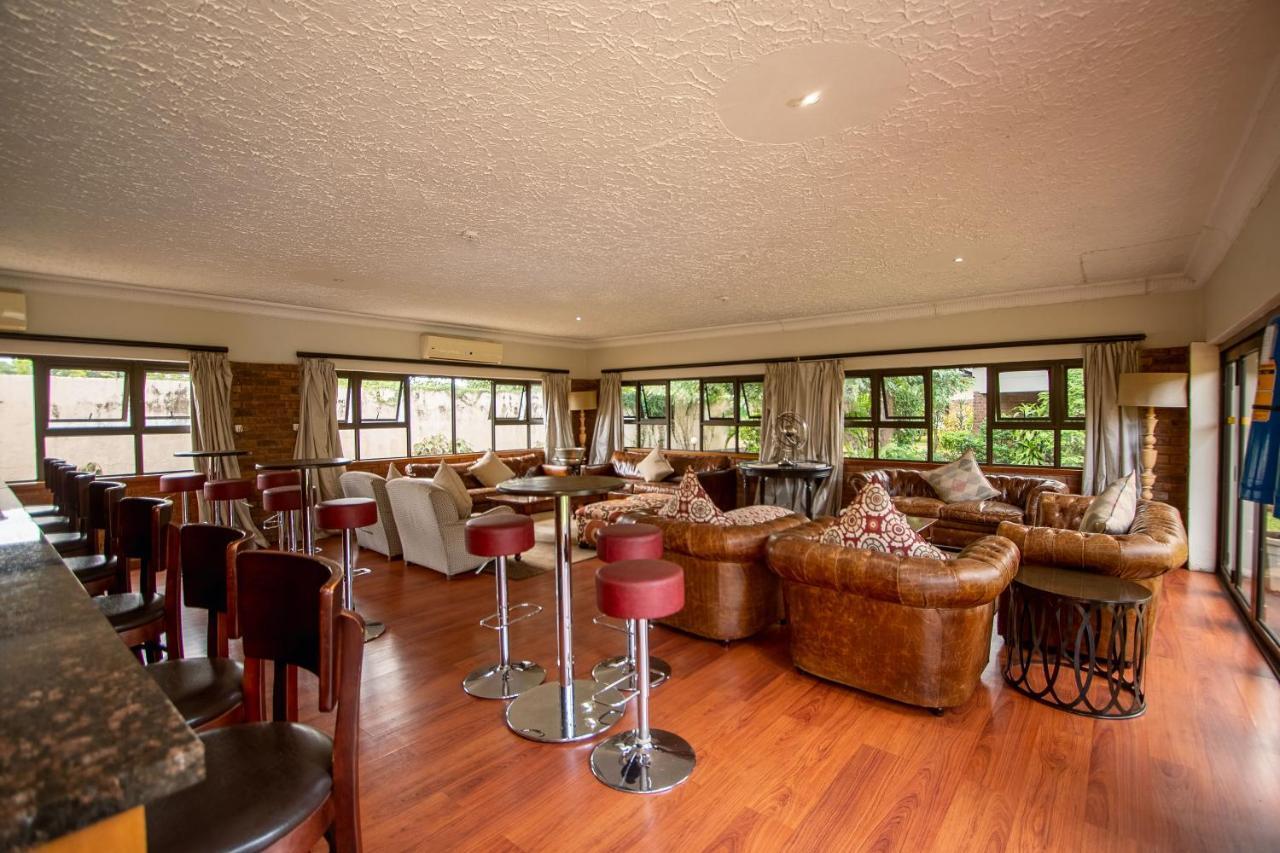 The Victoria Falls Deluxe Suites Esterno foto