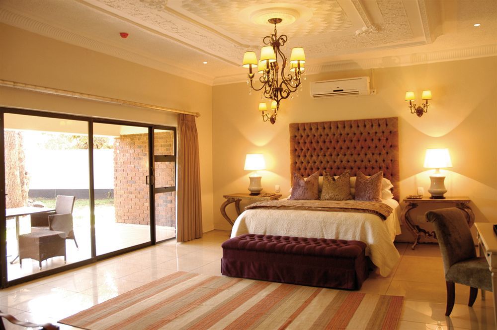 The Victoria Falls Deluxe Suites Esterno foto