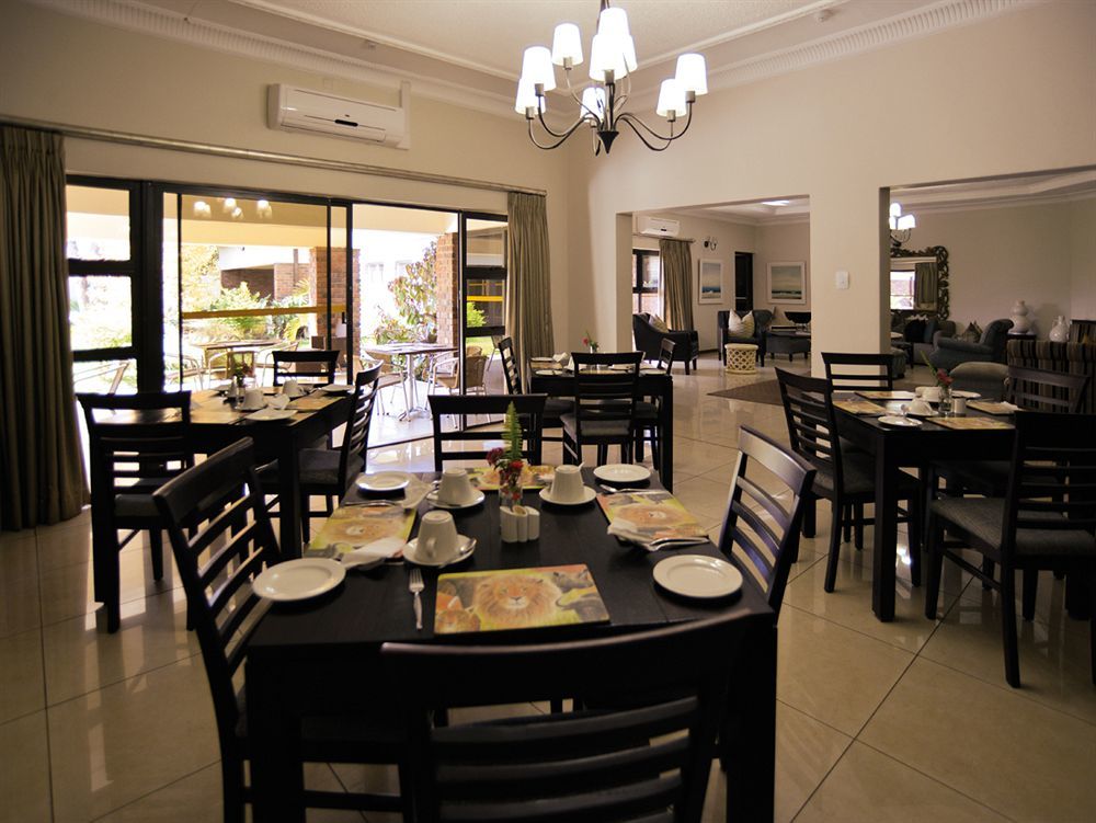 The Victoria Falls Deluxe Suites Esterno foto